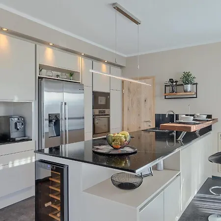 Holiday home Allingas *