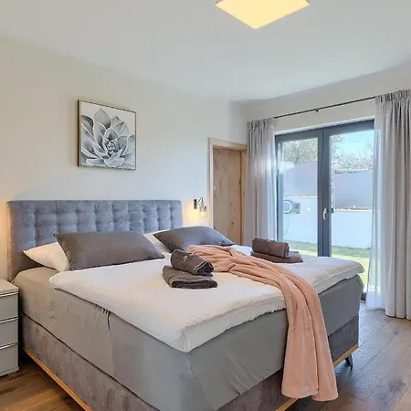 Holiday home Allingas